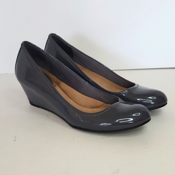 Giani Bernini Shoes - 🐞Giani Bernini Memory Foam Dark Gray Patent Leather Pumps Size 7